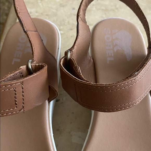 Sorel Tan and White Wedge Sandals - Picture 4 of 5